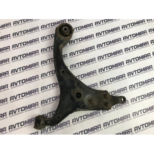 Важіль передній лівий Hyundai i30 2007-2012 545002H000